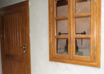 drzwi i okno  sosnowe.